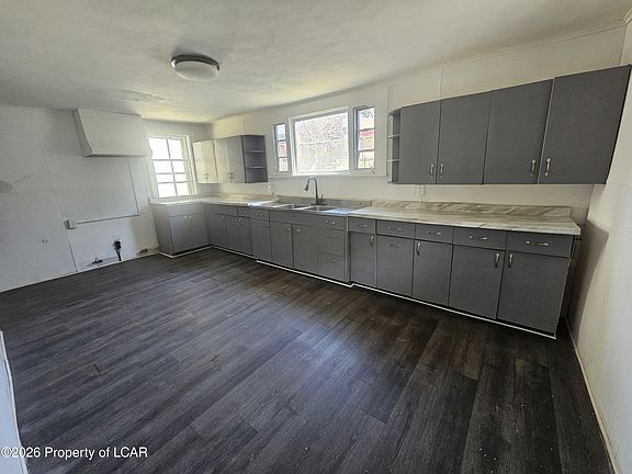2nd image of 830 Madison Ave