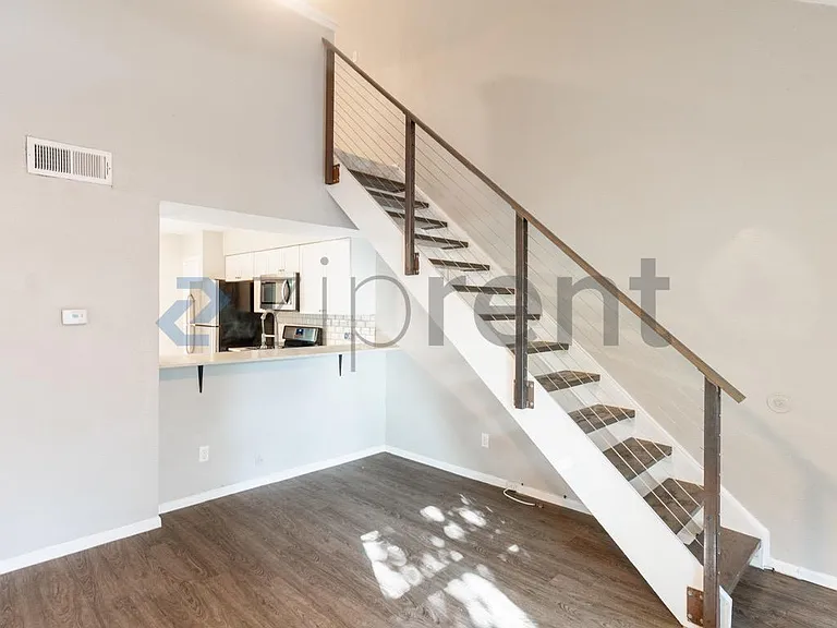 3450 Willowrun Dr #D — Photo 2