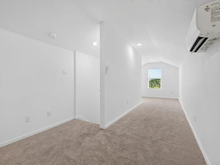 1031 Bishop Creek Dr — Photo 21