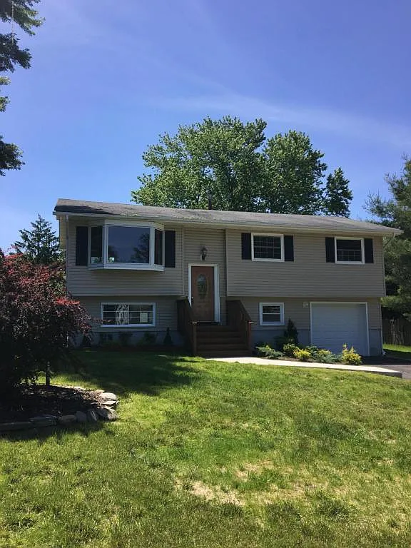 913 Utah Dr photo 1