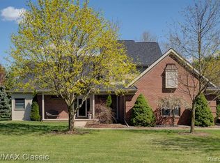 10354 Homestead Ln, Plymouth, MI 48170