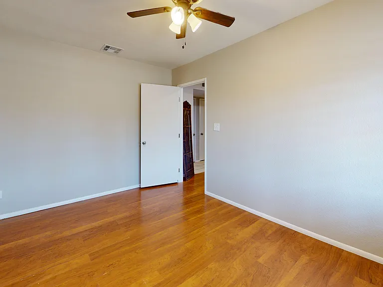 2080 E Greenway Dr #2 — Photo 13