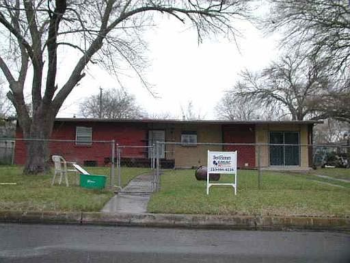 1st image of 146 EVANDALE DR