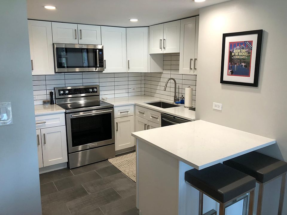 1st image of 888 N Logan St APT 7D