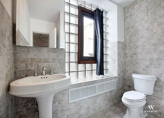 Rented by Warburg | media 23