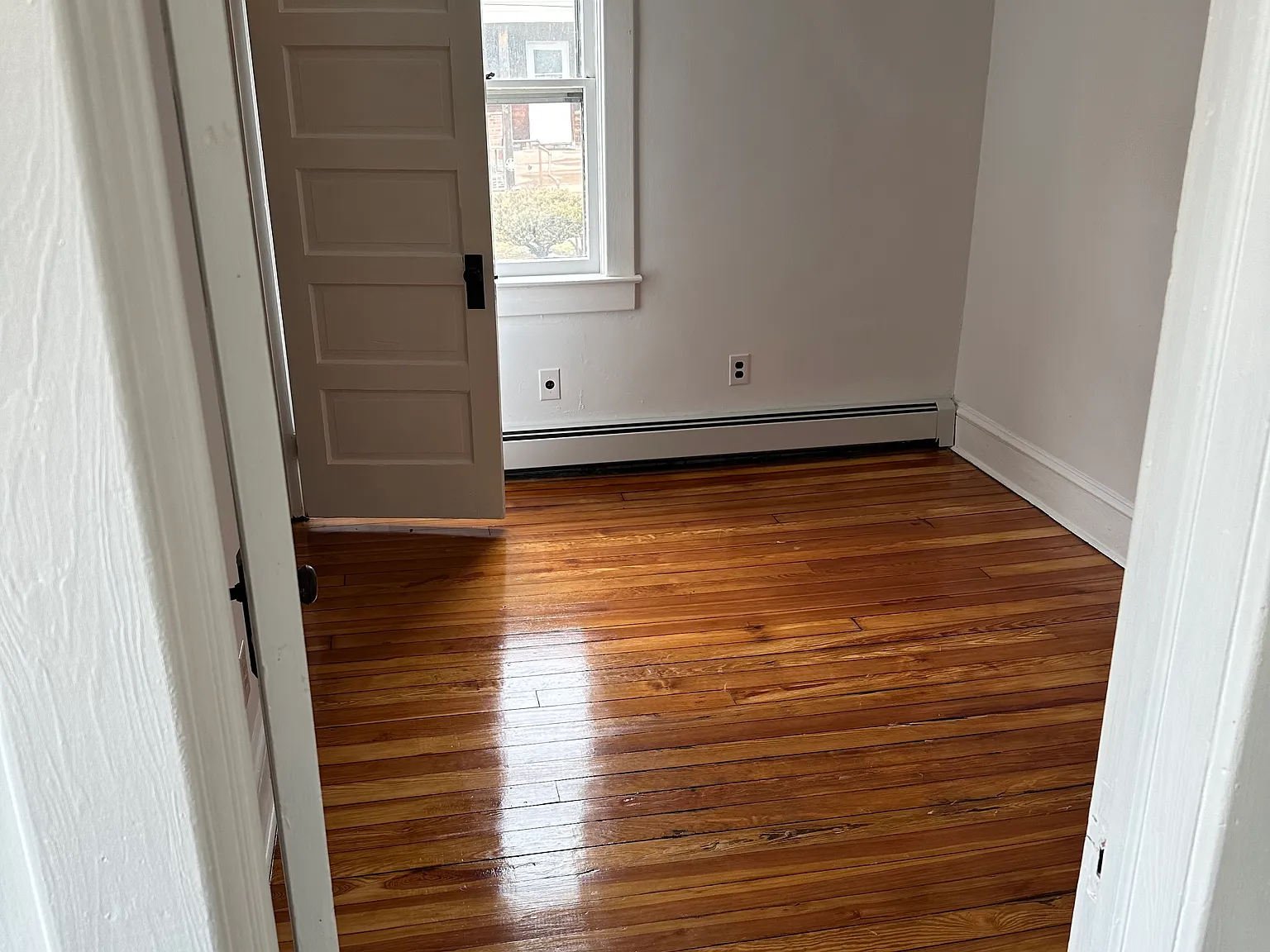 2 bed, 900 sqft, $2,700 — Photo 4