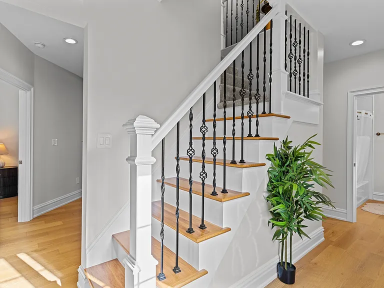 2851 Indiana Ave — Photo 11