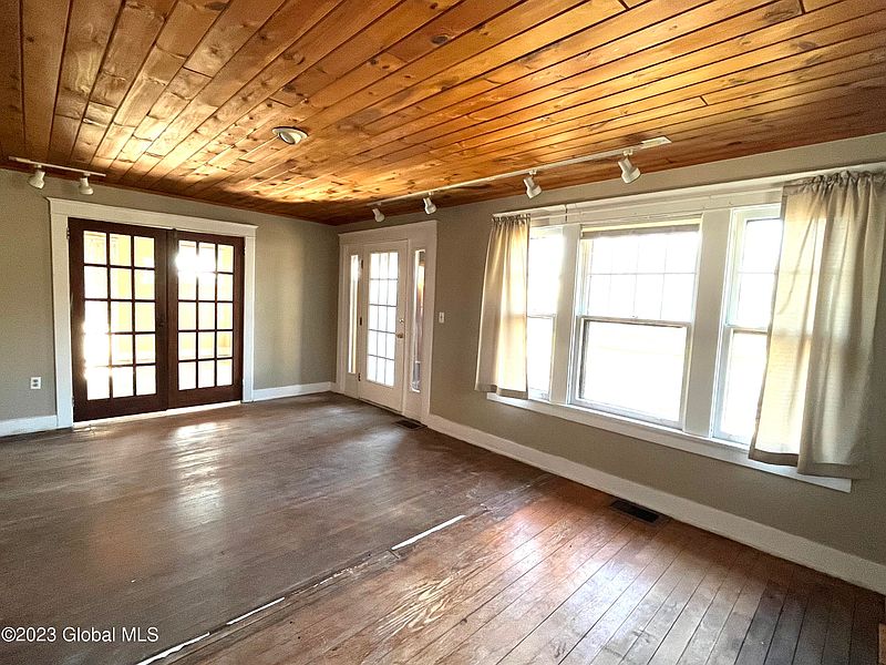 5th image of 1218 Regent Street