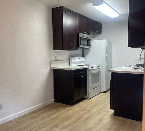 3rd image of 5496 Imperial Ave #4