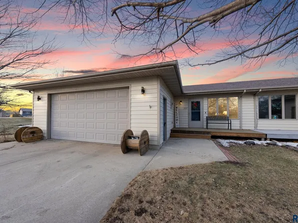 203 S West Ave, Crooks, SD 57020