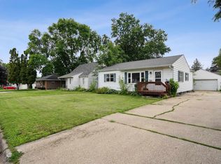 916 Locke Ave, Waterloo, IA 50702