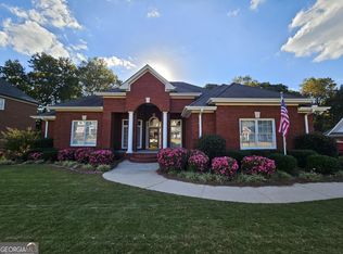 420 Grove Ridge Dr, Loganville, GA 30052