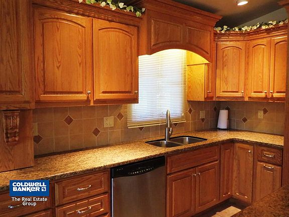 Custom Handcrafted Oak Cabinetry