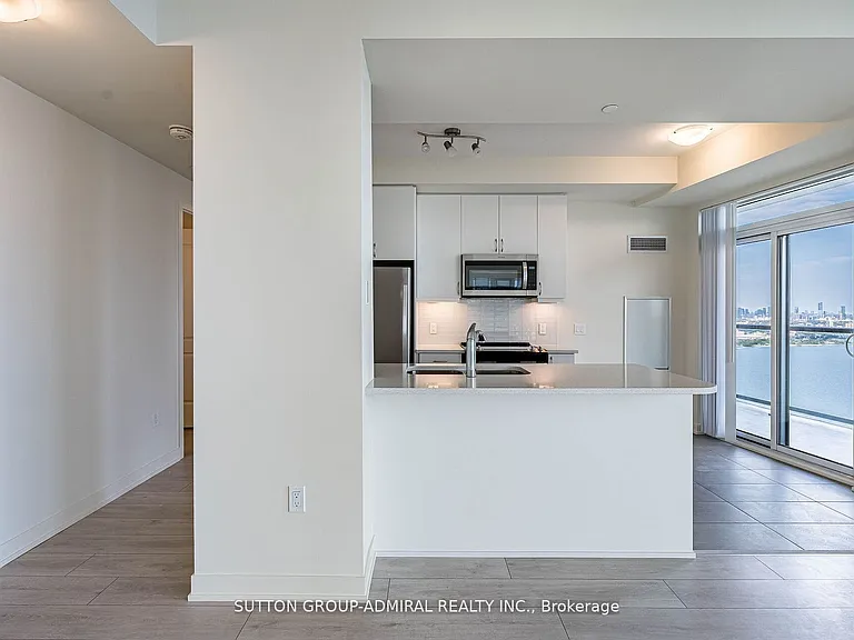38 Annie Craig Dr #4305 — Photo 4