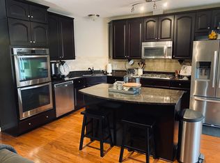 2293 Kew Gardens Dr #200, Woodbridge, VA 22191