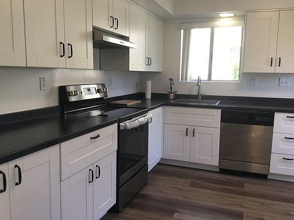 2nd image of 764 Palermo Dr #B