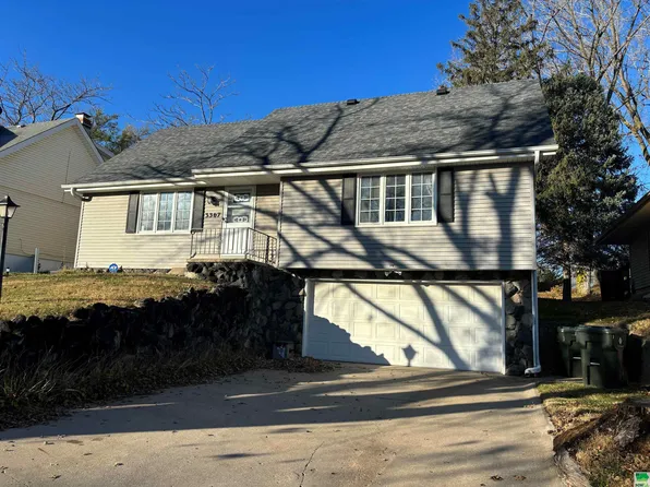 3307 Cheyenne Blvd, Sioux City, IA 51104