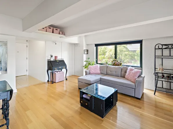 42 8th St APT 1401, Charlestown, MA 02129