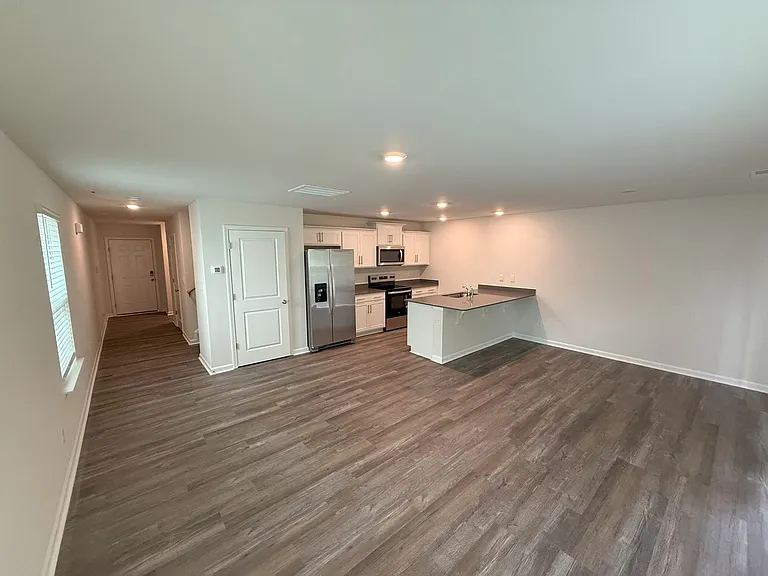 5138 Hyrule Dr — Photo 4