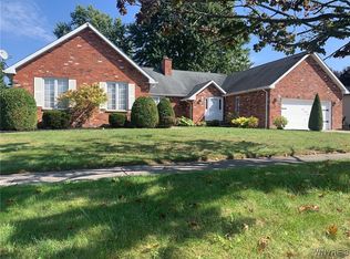 1295 Ivygreen Ct, North Tonawanda, NY