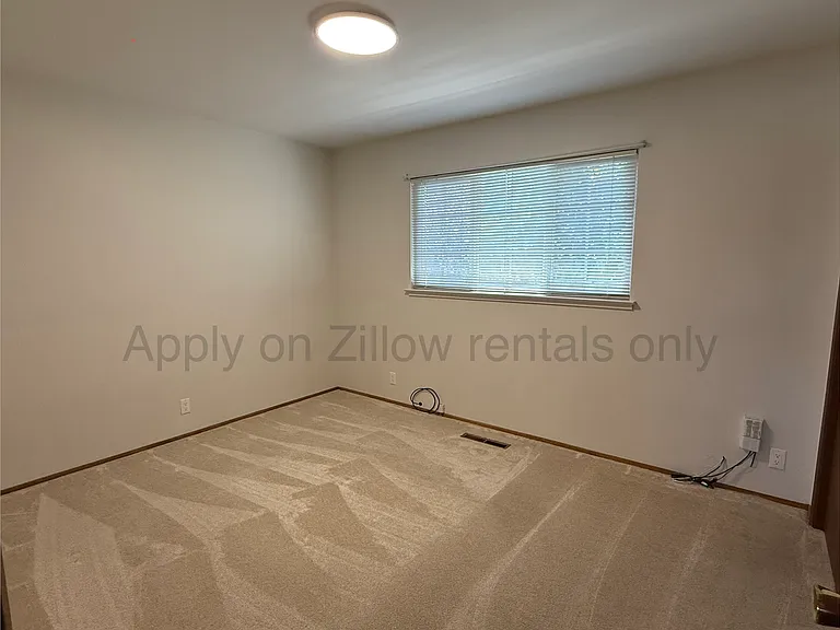 5116 Troy Ave — Photo 10