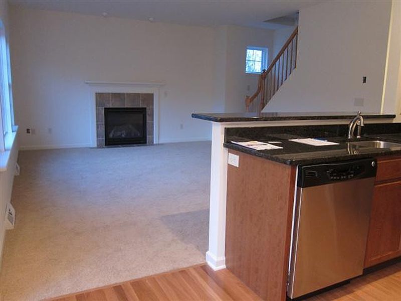 3rd image of 7 SIENA Lane