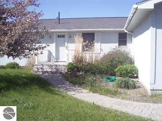 2nd image of 11996 Crescent Ct