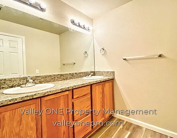 1180 E Monte Vista Ave — Photo 46