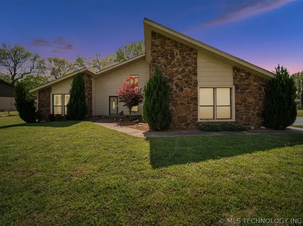 421 Timbercrest Rd, Catoosa, OK 74015