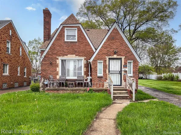 7285 Winthrop St, Detroit, MI 48228
