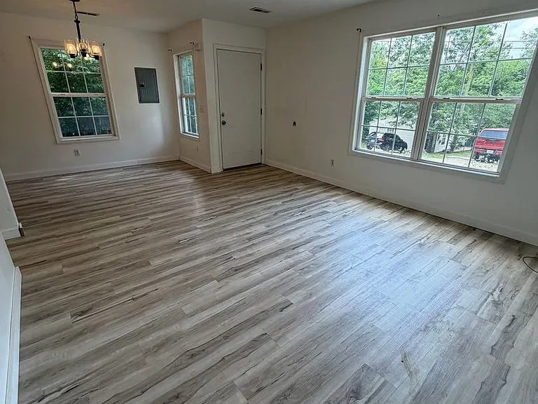 4031 White Oak Rd — Photo 5