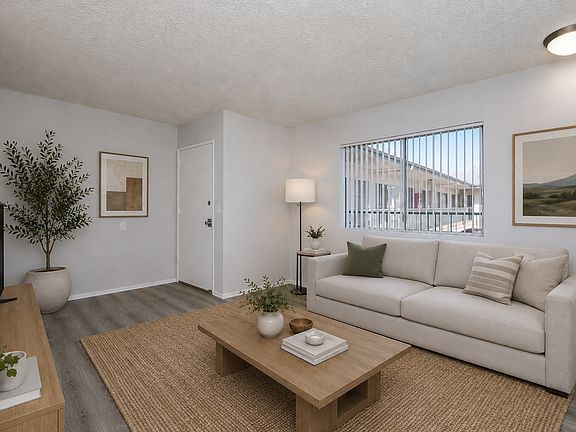 2nd image of 11520 Menlo Ave APT 25