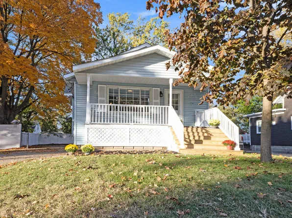 131 Daniel St SE, Kentwood, MI 49548
