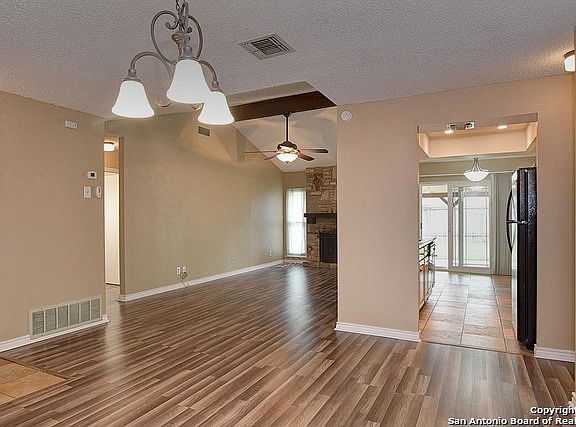 5th image of 7410 Elderberry St