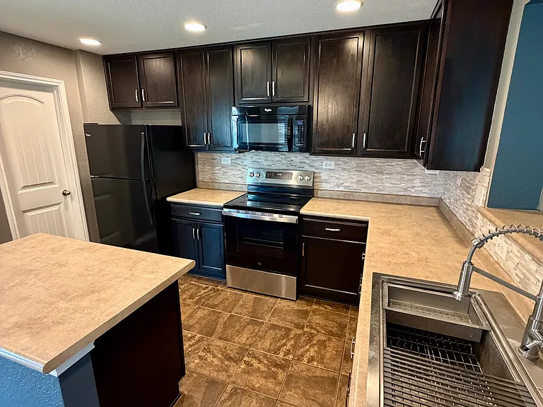 1484 Astor Crk — Photo 5