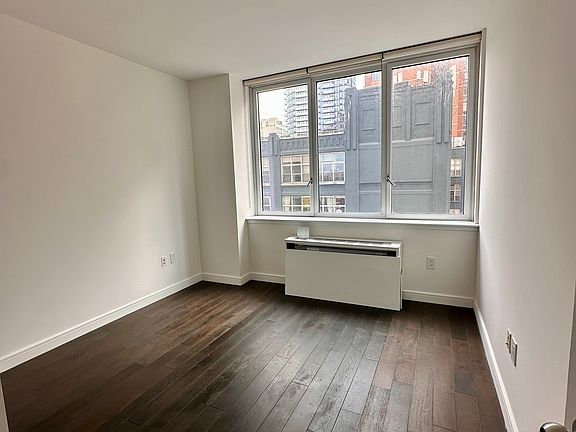 4th image of 309 Gold St APT 10G