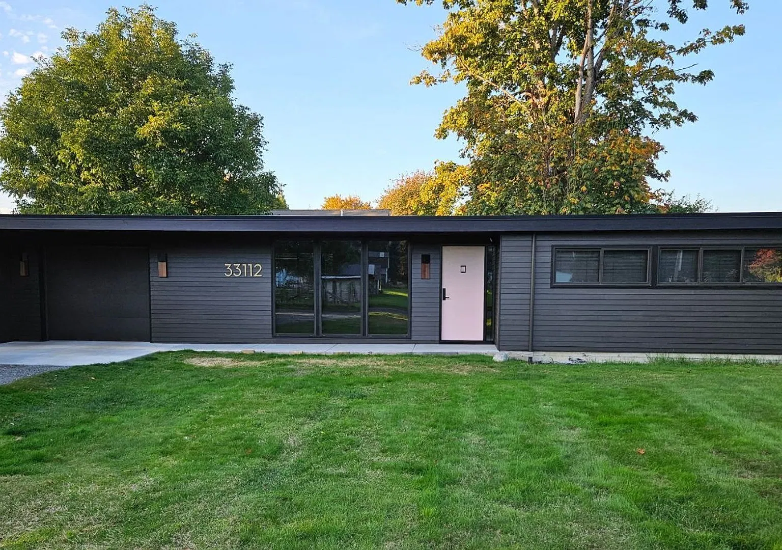 Charming 3bed/1bath Home in Fall City with Landscaping Services Included!! — Photo 1