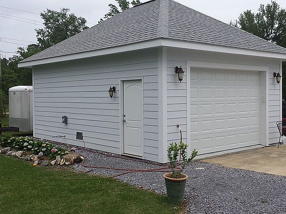 5th image of 521 Trautman Ave