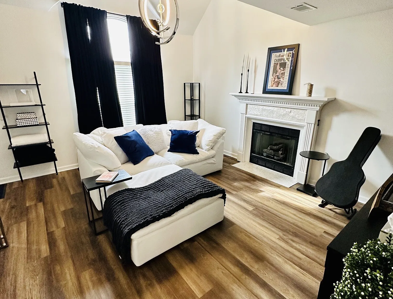 3 bed, 1245 sqft, $3,800 — Photo 3