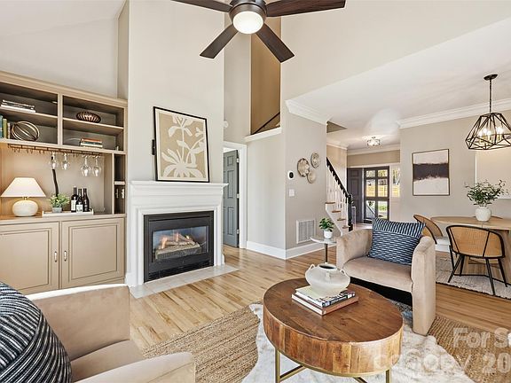 5th image of 816 Blackburn Ct