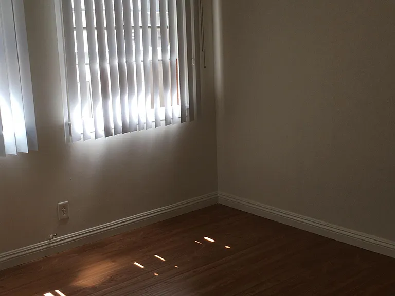 1241 S Bundy Dr #5 — Photo 10