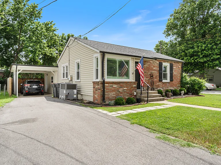 313 Quandt Ave — Photo 18