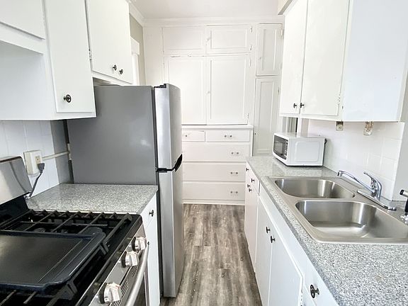 3rd image of 2500 Grand Ave APT 7