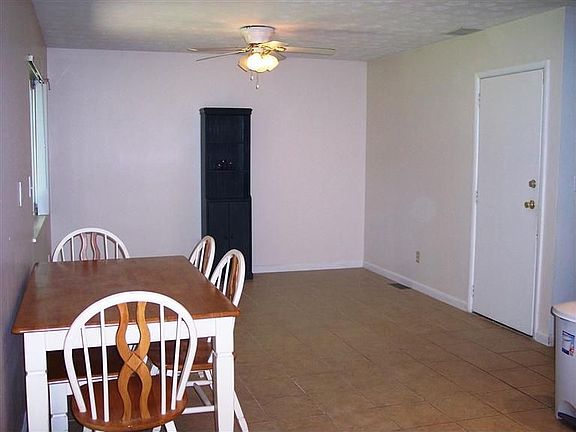 4th image of 4433 Hillcrest Dr