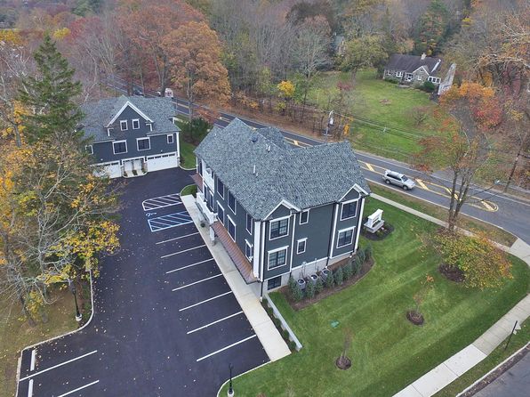 210 Mountain Blvd #B2