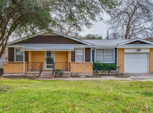 8017 Chaparral Dr, White Settlement, TX 76108