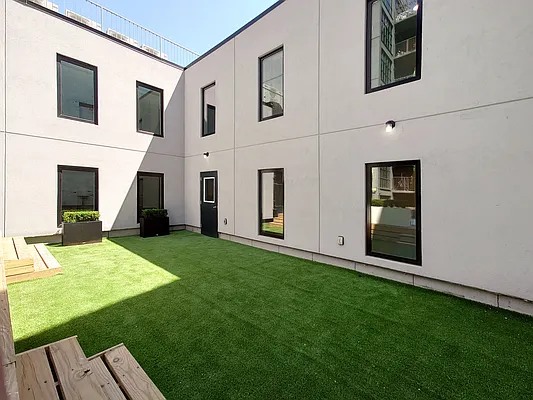 Rented by Living New York | media 21