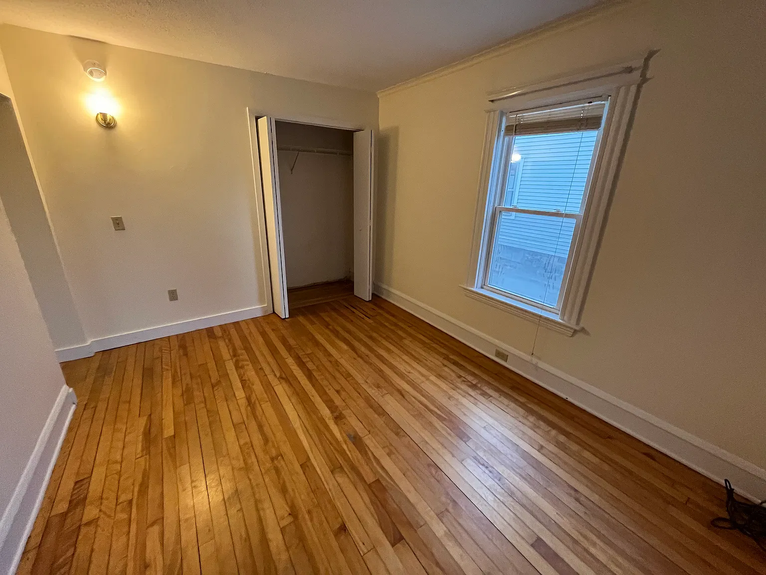 307 Colchester Ave — Photo 4