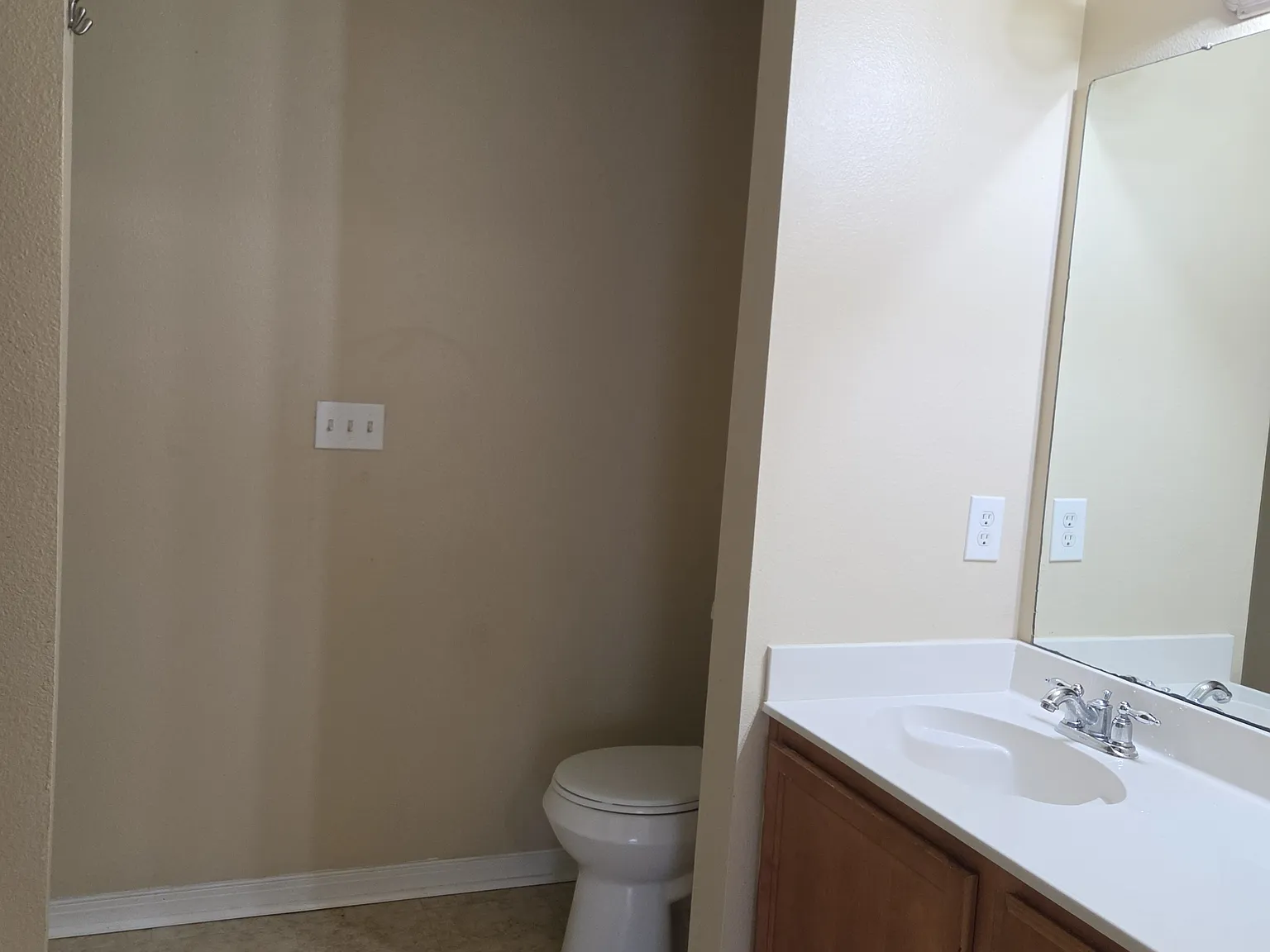 1093 Clairise Ct — Photo 1