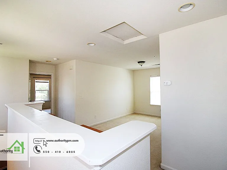 2109 Vienna Way — Photo 11